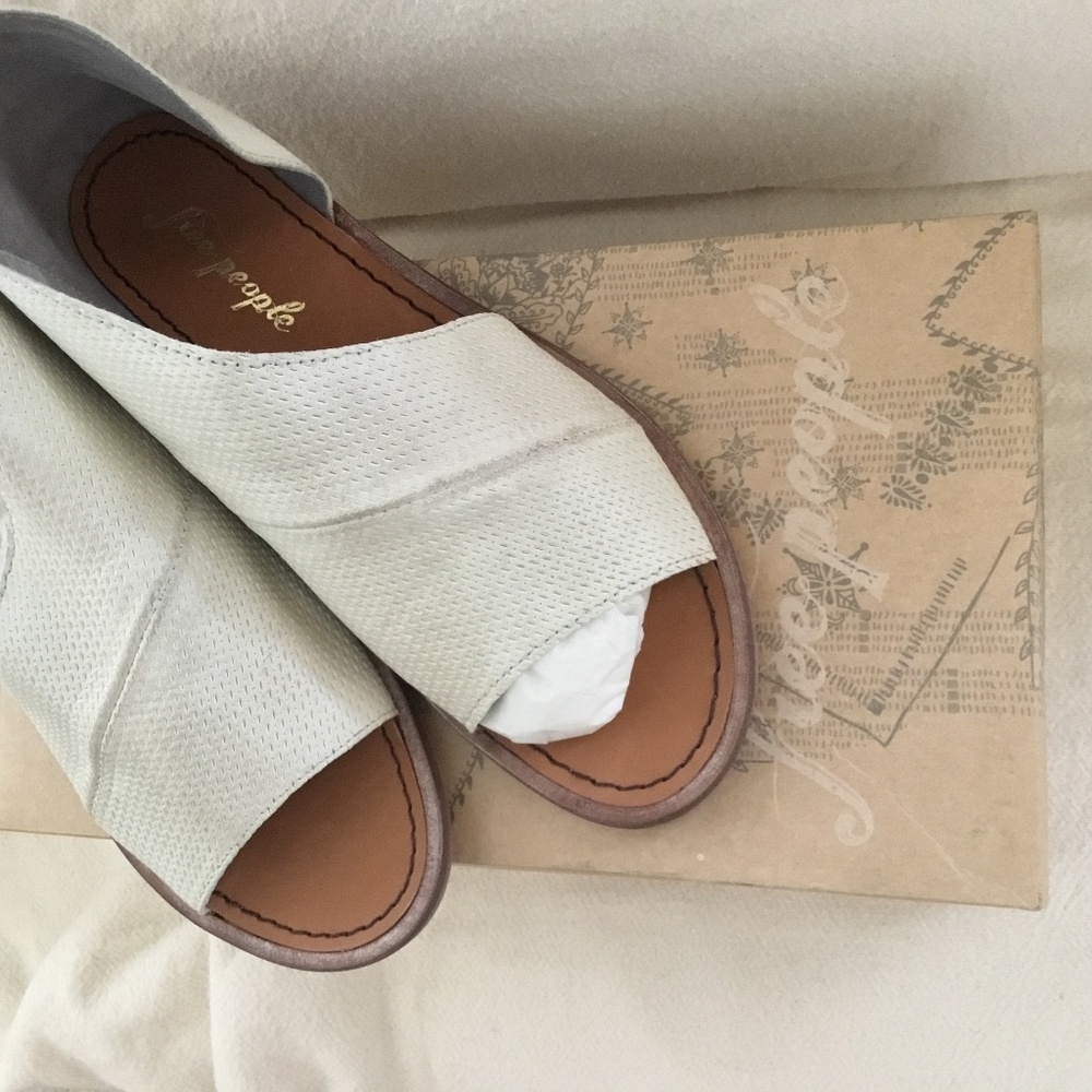 NIB FREE PEOPLE MONT BLANC SANDALS